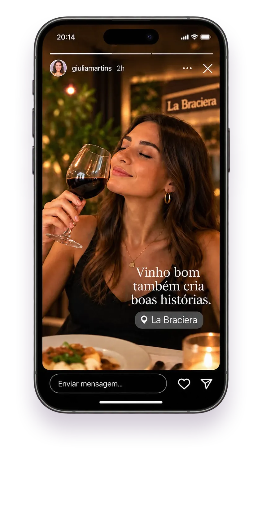 Story do Instagram de uma cliente com uma taça de vinho na La Braciera